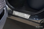 Tröskelskydd Lines Mitsubishi Outlander IV 2025+ – Silver satin | AVISA - Carlevel AB - Tröskelskydd