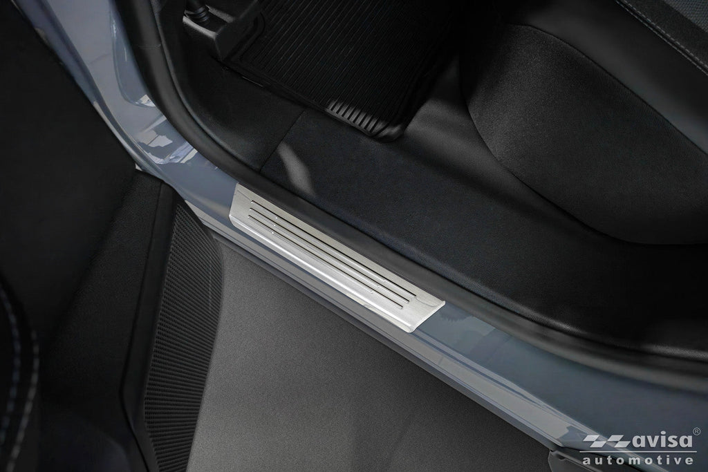 Tröskelskydd Lines Opel Grandland II 2024+ – Silver satin | AVISA - Carlevel AB - Tröskelskydd
