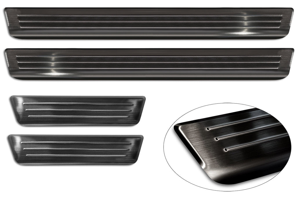 Tröskelskydd Lines Skoda Superb IV Kombi 2024+ / Volkswagen Passat B9 Variant/ R-line/ Hybrid 2024+ – Svart | AVISA - Carlevel AB - Tröskelskydd