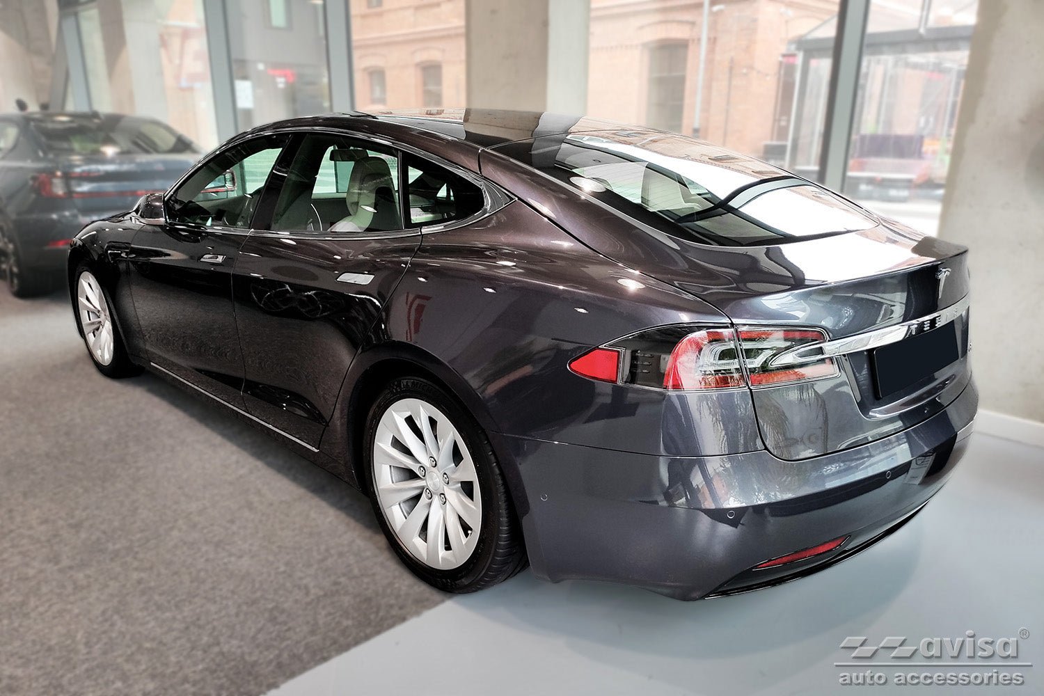 Tröskelskydd Lines Tesla modell S liftback 2012–2016, facelift 2016+ – Svart | AVISA - Carlevel AB - Tröskelskydd