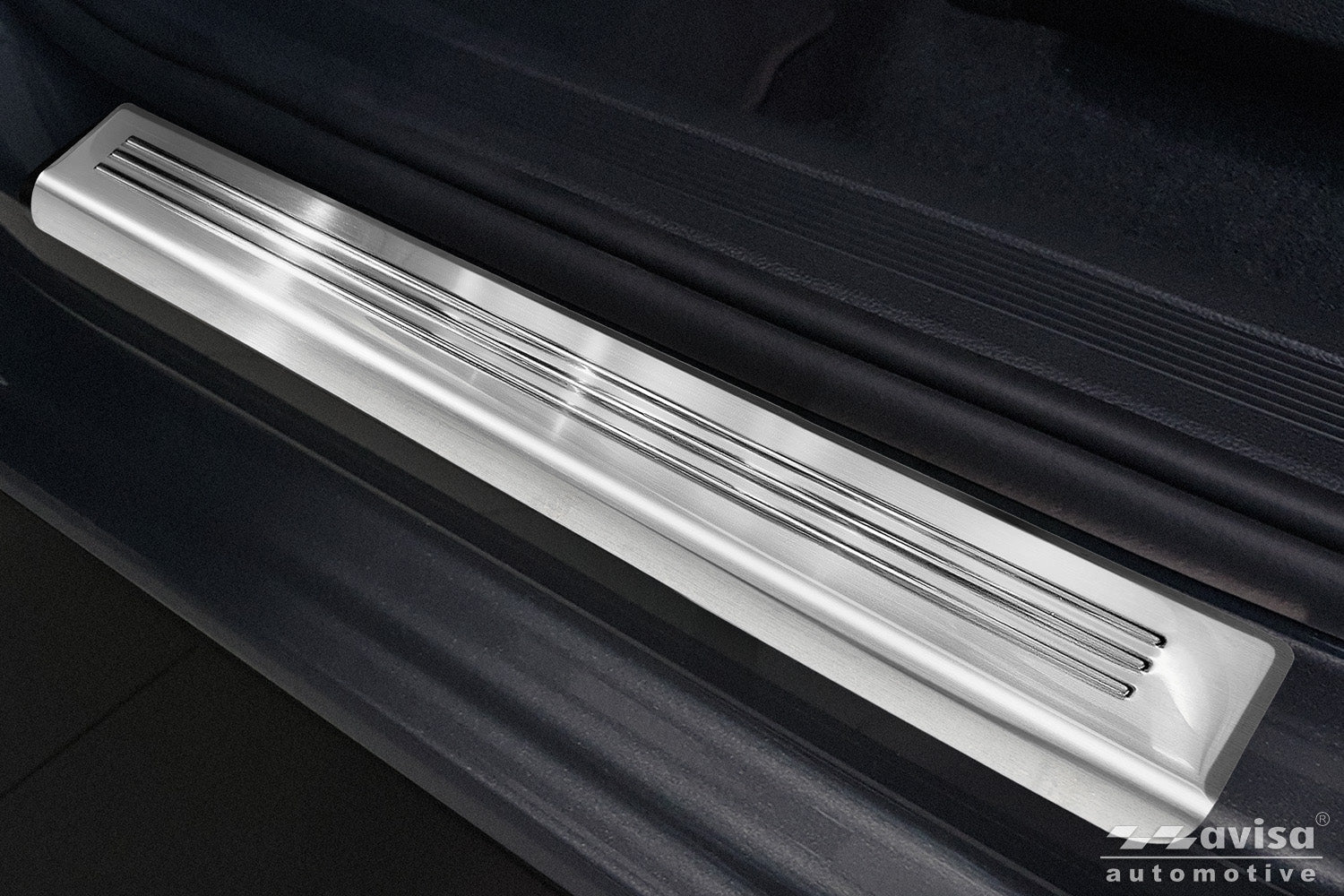 Tröskelskydd Lines Volkswagen Touran III/ R-line 2015+ – Silver satin | AVISA - Carlevel AB - Tröskelskydd