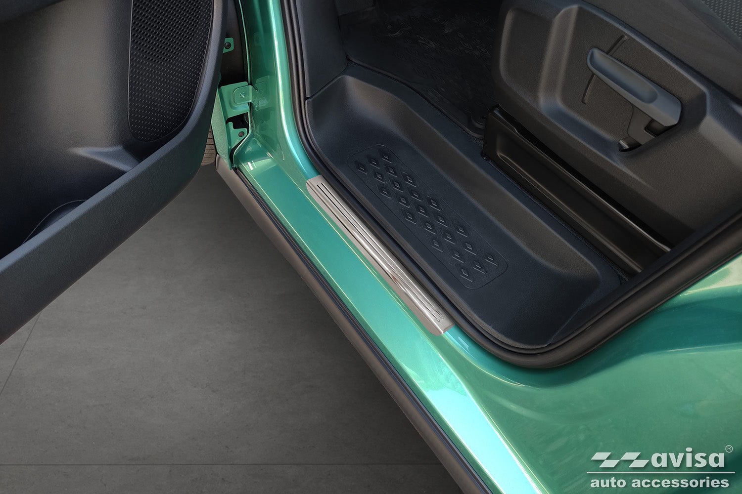 Tröskelskydd Lines Volskwagen ID Buzz (EB)/ ID Buzz Cargo (Ebn) 2022+ – Silver | AVISA - Carlevel AB - Tröskelskydd