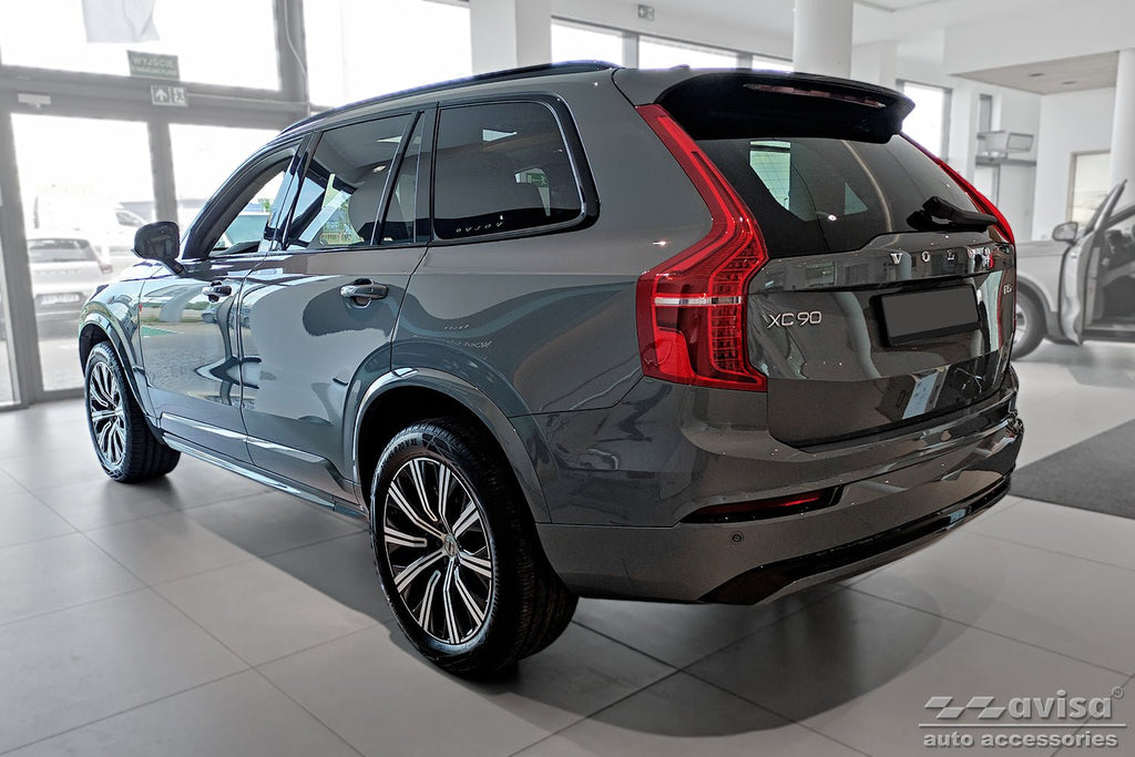 Tröskelskydd Lines Volvo XC90 II 2015–2019 facelift 2019–2024 facelift 2024+ – Silver satin | AVISA - Carlevel AB - Tröskelskydd