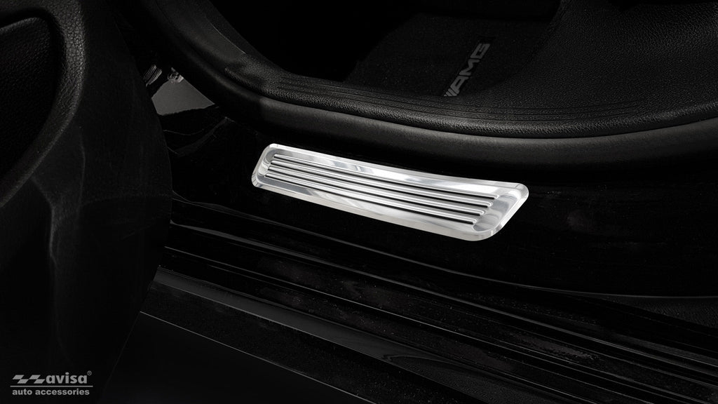 Tröskelskydd Mercedes C Class W205/ S205 2014–2019, facelift 2019+ / Mercedes C Class W206 2021+ – Spegelpolerat silver | AVISA - Carlevel AB - Tröskelskydd