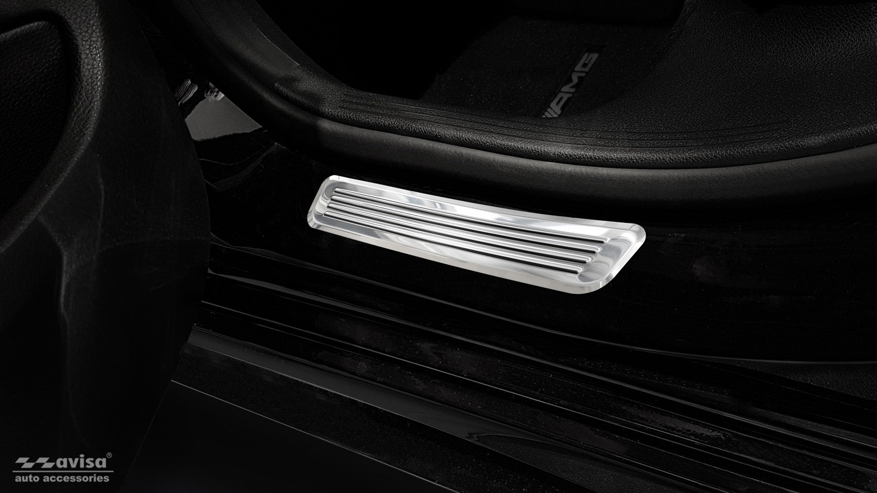 Tröskelskydd Mercedes C Class W205/ S205 2014–2019, facelift 2019+ / Mercedes C Class W206 2021+ – Spegelpolerat silver | AVISA - Carlevel AB - Tröskelskydd