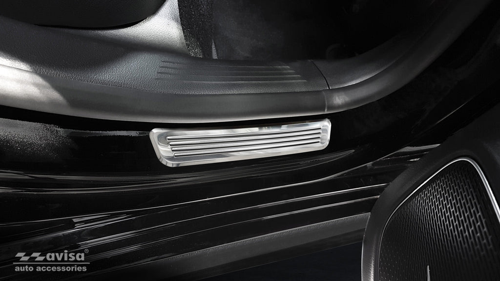 Tröskelskydd Mercedes Cla II Shooting Brake (X118) 2019–2025 – Spegelpolerat silver | AVISA - Carlevel AB - Tröskelskydd