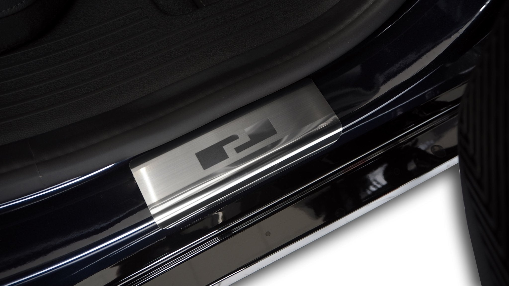 Tröskelskydd Renault Megane E-Tech 2022+ – rostfritt stål - Carlevel AB - Fordon och delar > Fordonsdelar > Karossdelar
